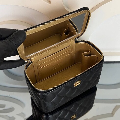  Beden siyah Renk Chanel Small Vanity Bag with Goldball Hardware