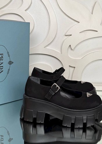 Prada Siyah Platform Topuklu Kadın Ayakkabısı - Görsel 2