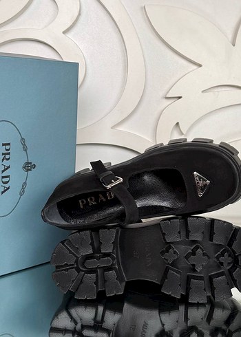 Prada Siyah Platform Topuklu Kadın Ayakkabısı - Görsel 4