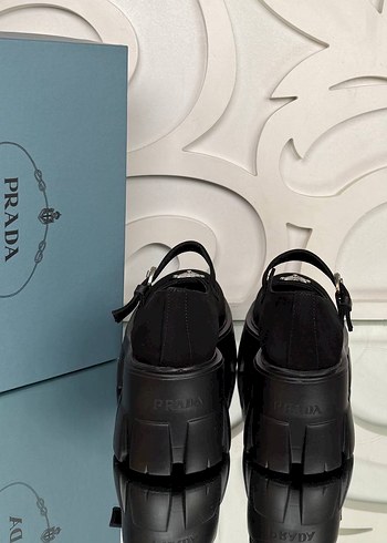 Prada Siyah Platform Topuklu Kadın Ayakkabısı - Görsel 3