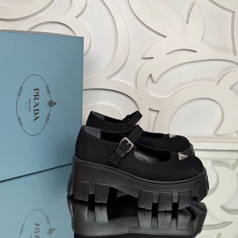 Prada Siyah Platform Topuklu Kadın Ayakkabısı - Görsel 2