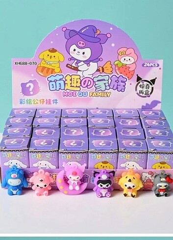 2 Kutu mini sanrio anahtarlık aksesuar.