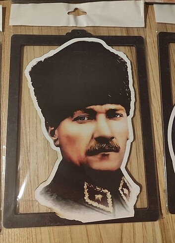 Diğer Atatürk Ahşap görünümlü plastik çerçeve