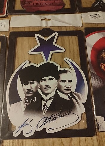 Diğer Mustafa Kemal Atatürk Ahşap görünümlü 6 adet plastik çerçeve