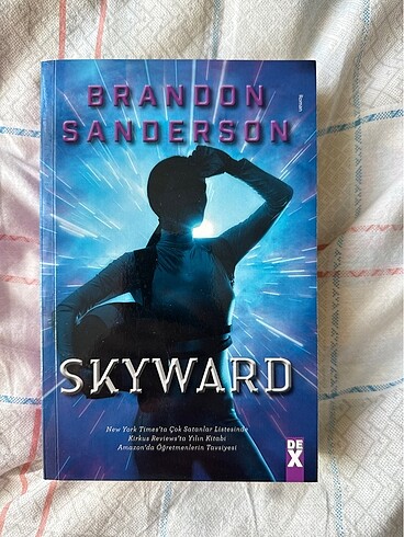 Skyward-Brandon Sanderson