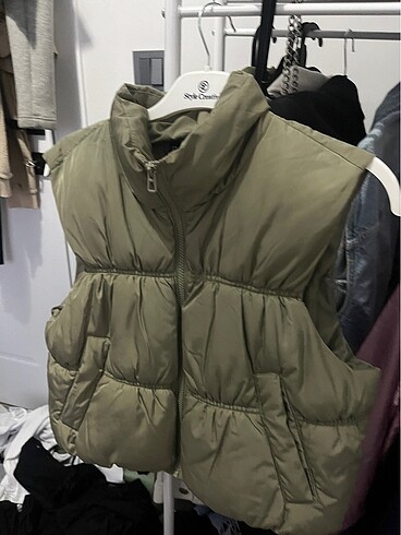H&M Crop şişme yelek