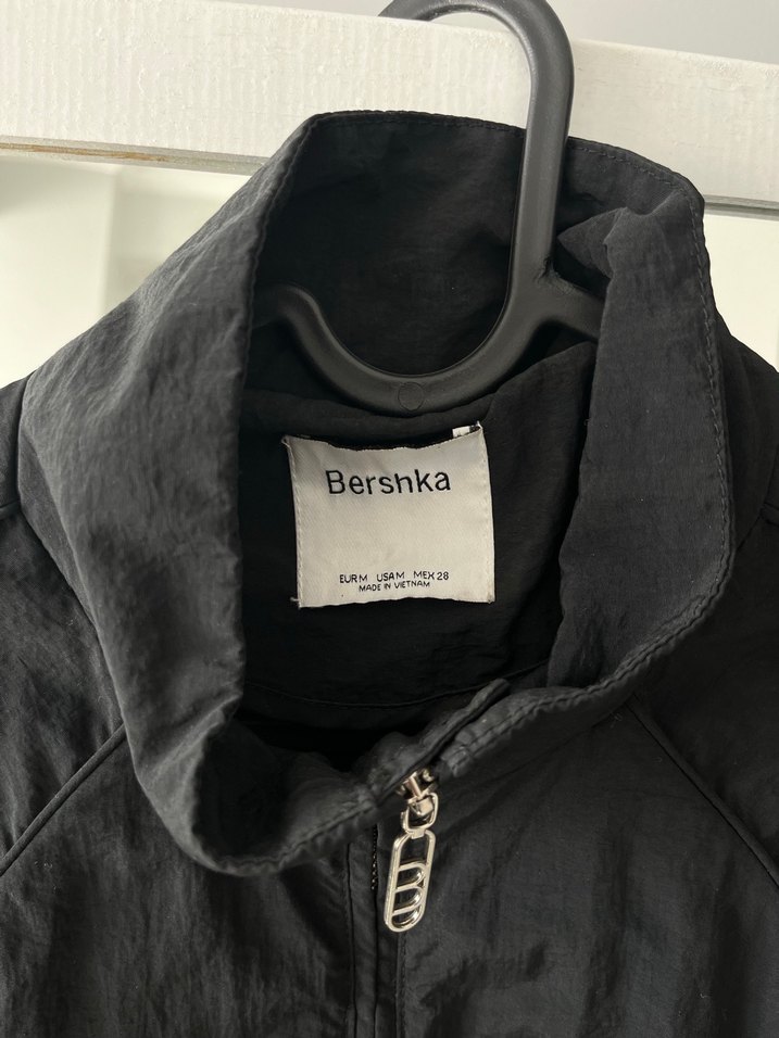 Siyah yağmurluk kadın - Görsel 2