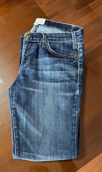 Current Elliot Jean