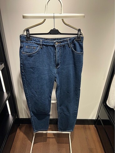 Lcw mom jeans oldukça geniş