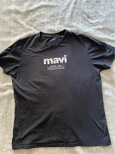 Mavi tişört