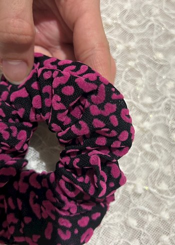 Mor Desenli Elastik Kadın Saç Tokası - Görsel 2