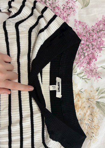 Çizgili Beyaz Siyah Triko Kadın Kazak - Görsel 3