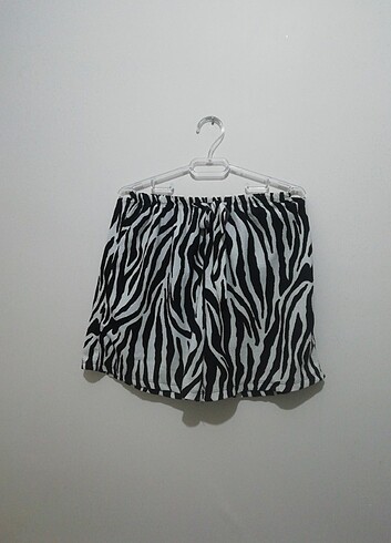 Zebra desenli şort