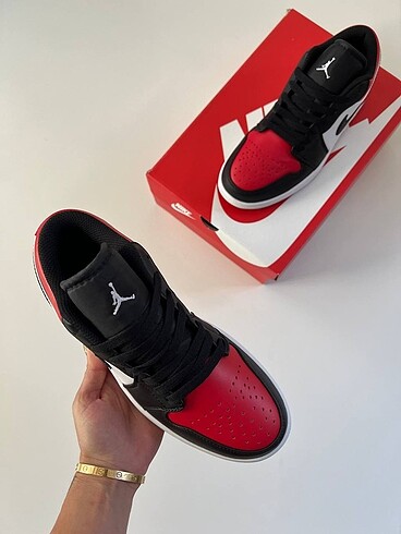 Nike Air Jordan 1 Low Bred Toe