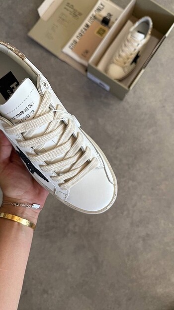 Golden Goose Deluxe Golden Goose Deluxe Sneakers