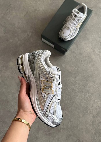 New Balance 1906R Black Gold