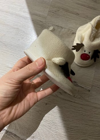 Kız Çocuk Beyaz Örgü Sıcak Ev Terliği - Görsel 2