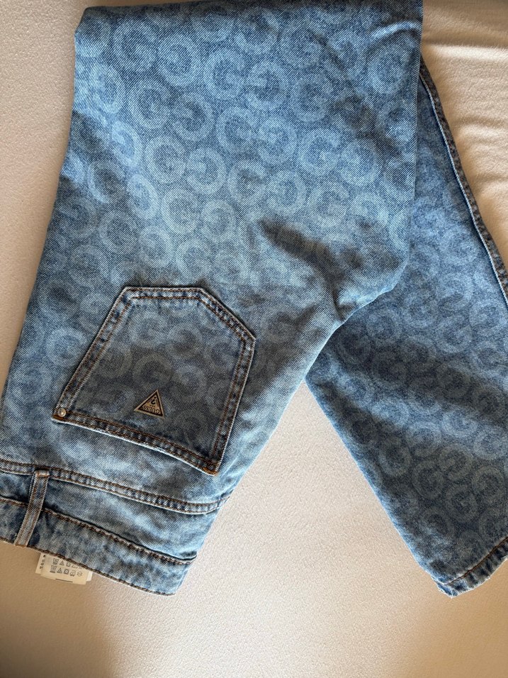 Monogram Desenli Açık Mavi Denim Jean — görsel 2/3