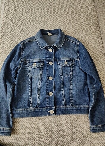 6 Yaş Beden H&M kız çocuk kot ceket.