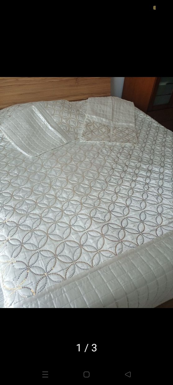 İşlemeli Parlak Beyaz Yatak Örtüsü - Görsel 3