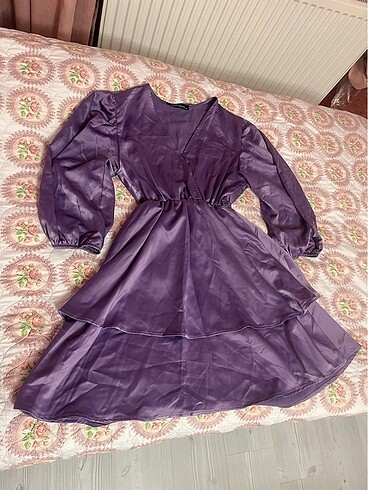 Saten çıtçıtlı elbise