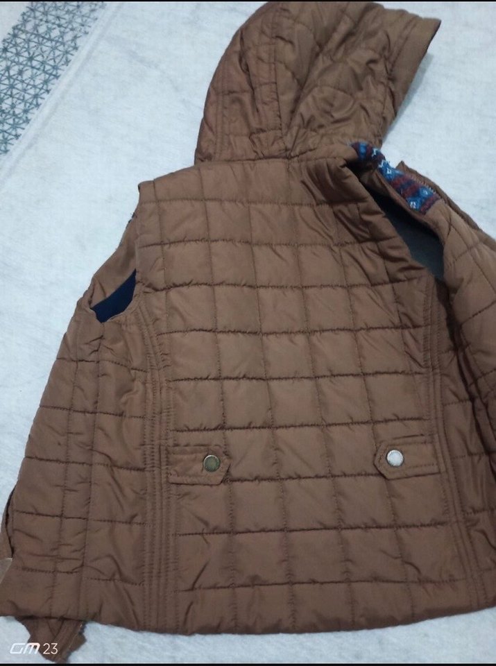 Erkek Çocuk Kahverengi Kapüşonlu Yelek - Görsel 5