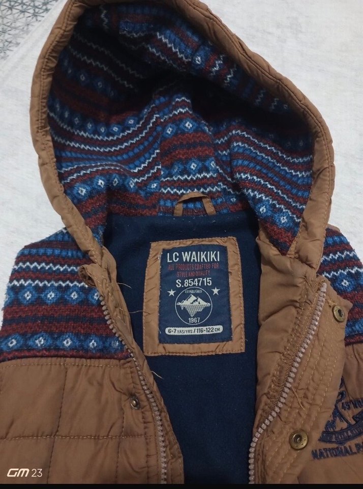 Erkek Çocuk Kahverengi Kapüşonlu Yelek - Görsel 3