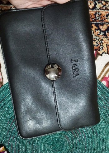 Zara Siyah Deri Gorunumlu Sik Canta