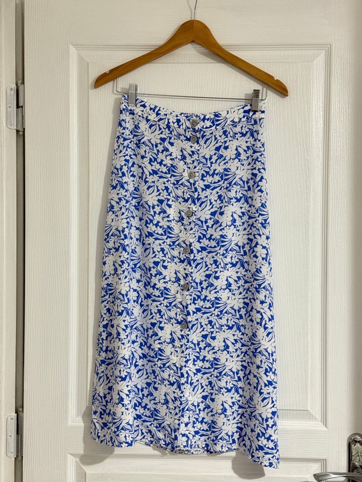 Mavi Çiçek Desenli Düğmeli Midi Etek - Görsel 2