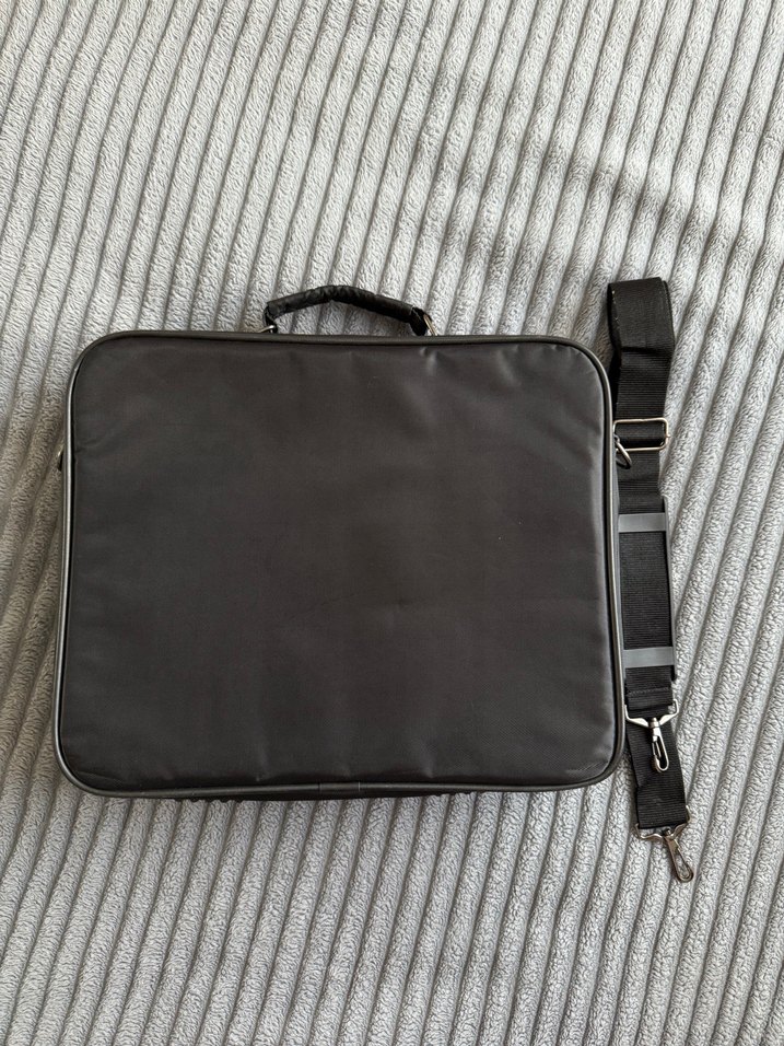 Kadın Siyah Deri Laptop Çantası - Görsel 2