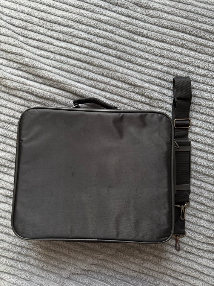 Kadın Siyah Deri Laptop Çantası - Görsel 3