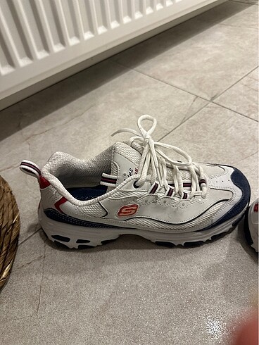 38 Beden Skechers spor ayakkabı
