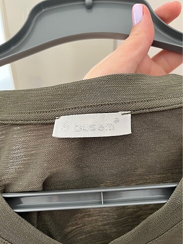 v yaka bluz - Görsel 3