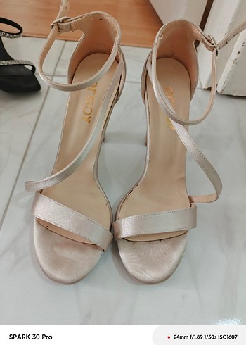 Diger Bej Stiletto Topuklu Kadın Ayakkabı