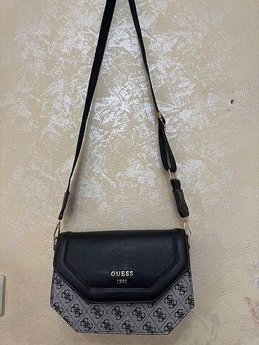 Guess Guess çanta yeni sayılır