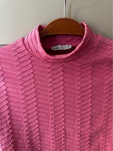 Bershka Pembe crop