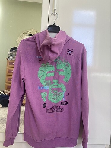 Sweetshirt