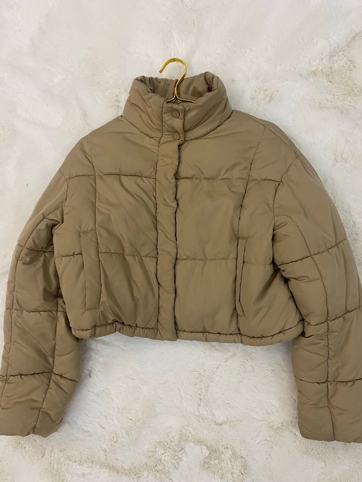 Bej Mini Kısa Düğmeli Kadın Kışlık Mont - Görsel 2