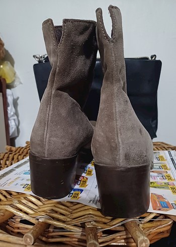 Kahverengi Süet Kadın Botları Tokalı - Görsel 3