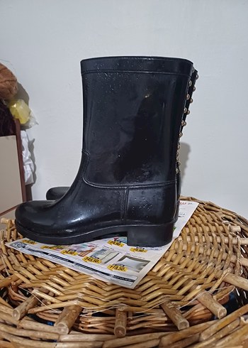 Siyah Rugan Stil Yağmurluk Kadın Bot - Görsel 2