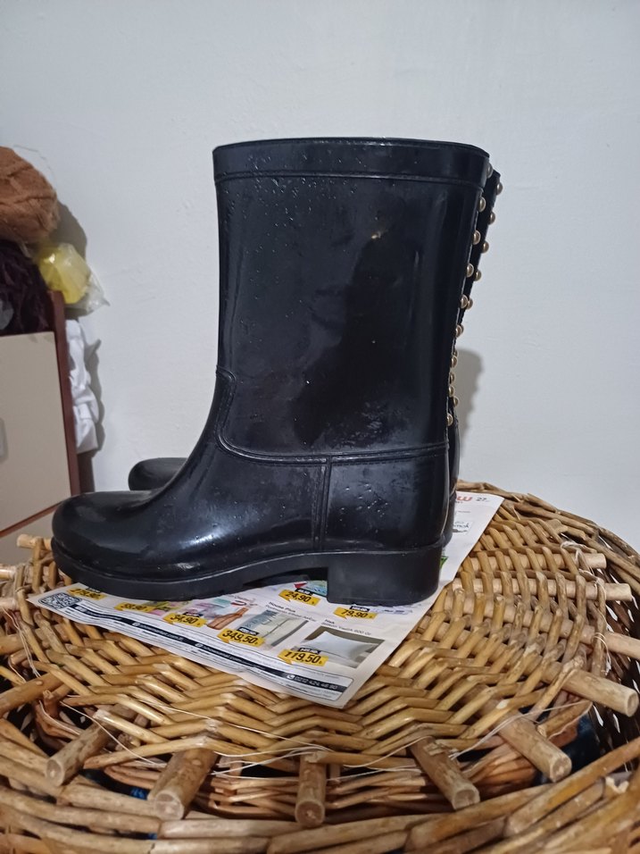 Siyah Rugan Stil Yağmurluk Kadın Bot - Görsel 2