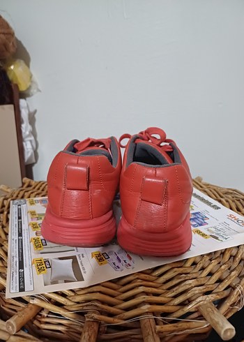 Kırmızı Bağcıklı Kadın Spor Ayakkabı - Görsel 3