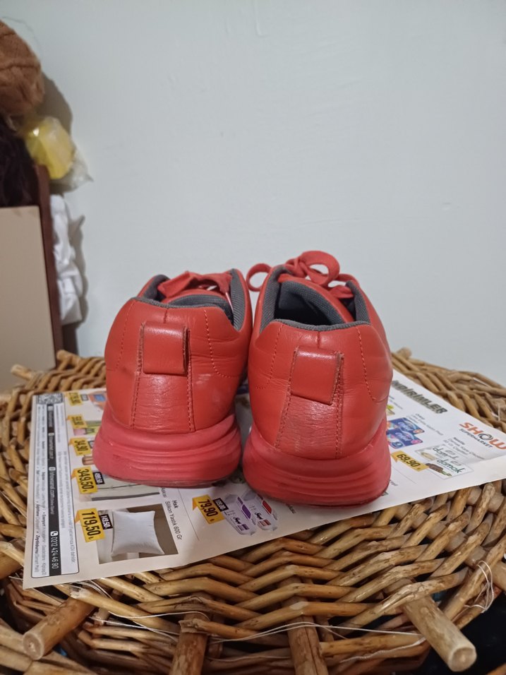 Kırmızı Bağcıklı Kadın Spor Ayakkabı - Görsel 3