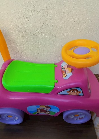 Renkli Pembe Çocuk Oyuncak Arabası