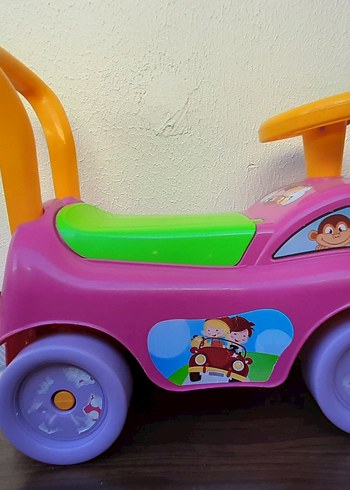 Renkli Pembe Çocuk Oyuncak Arabası