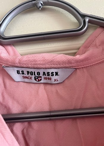 Pembe V Yaka Düğmeli Kadın Gömlek - Görsel 3