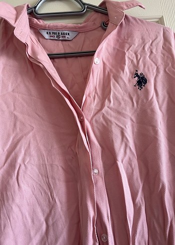 Pembe V Yaka Düğmeli Kadın Gömlek - Görsel 4