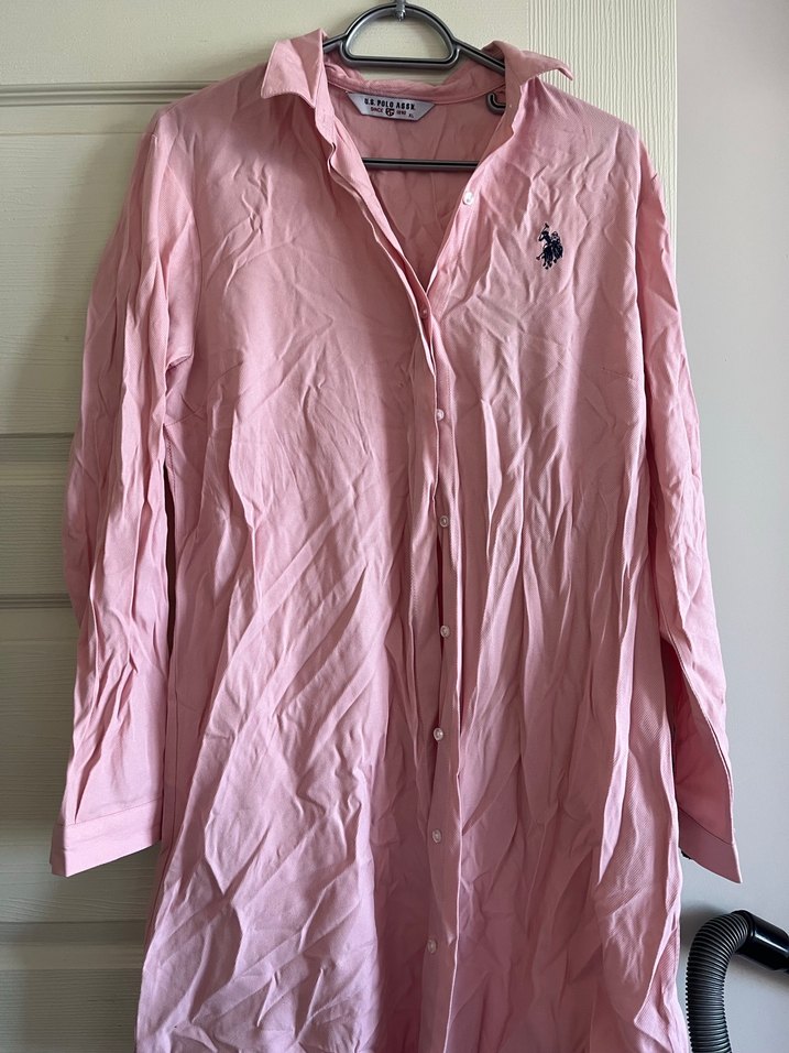 Pembe V Yaka Düğmeli Kadın Gömlek - Görsel 5