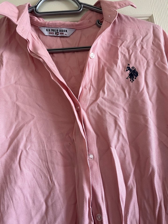 Pembe V Yaka Düğmeli Kadın Gömlek - Görsel 4