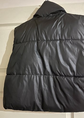 Kadın Siyah Yüksek Yakalı Fermuarlı Yelek - Görsel 2